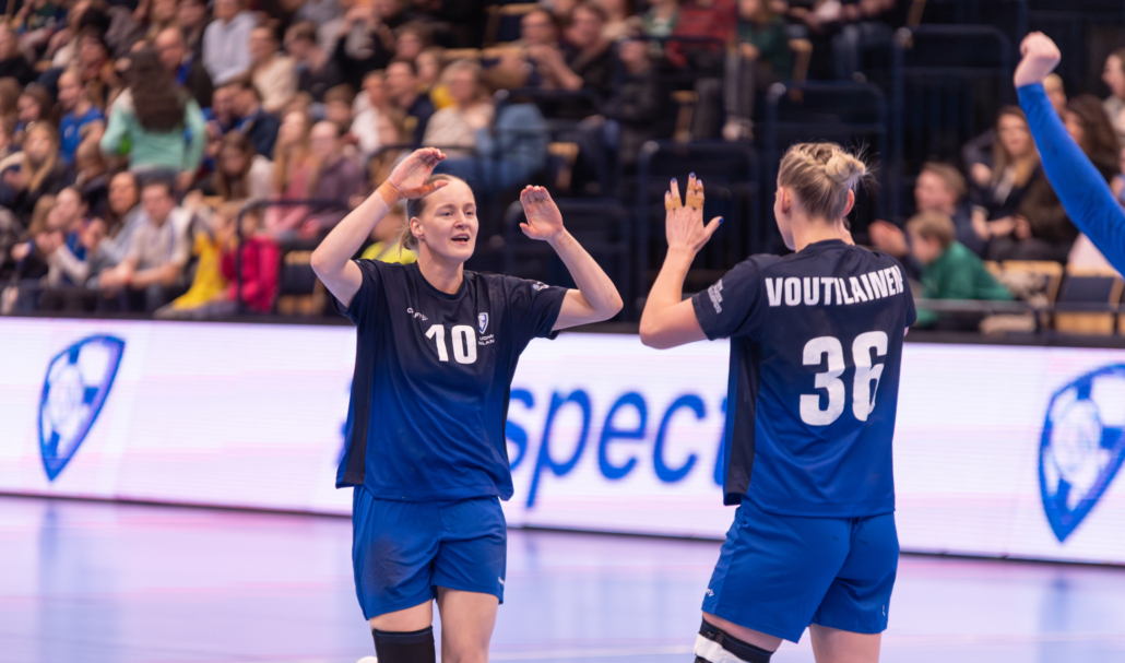 Ellen Voutilainen ja Emma Aarnio (Kuva: Robert Lemberg)